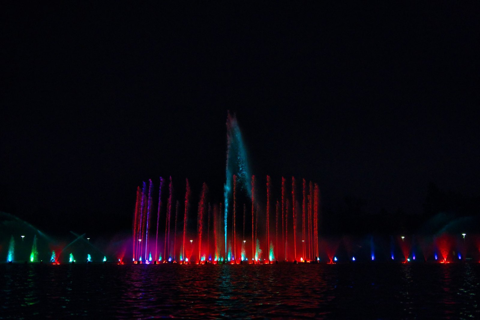 Illuminated fountains inspired by Celestial Park